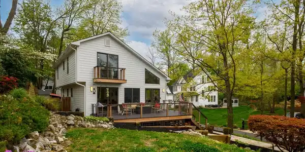 122 SHORE ROAD