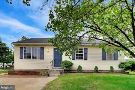 1242 CEDARCLIFF DRIVE