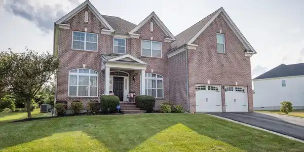 1225 CAITLIN WAY
