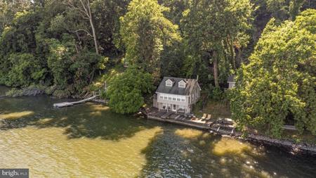 4512 LAKESHORE DRIVE