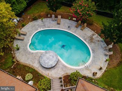 10107 QUEENS CIRCLE