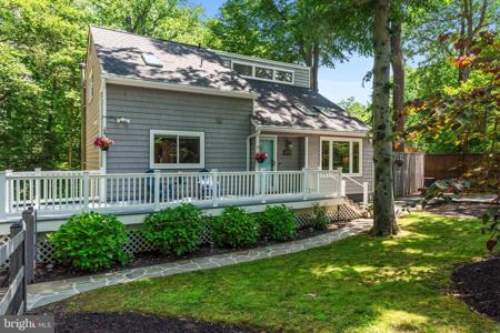2733 POPLAR LANE
