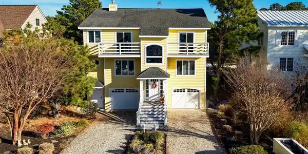516 CAPE SHORES DRIVE