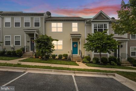 733 PIN OAK COURT