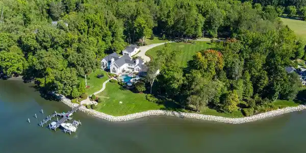 1524 CEDAR LANE FARM ROAD