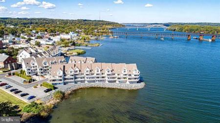 201 POINTE WAY