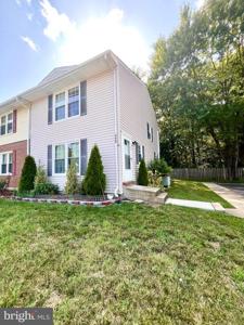 320 WOODLEAF COURT
