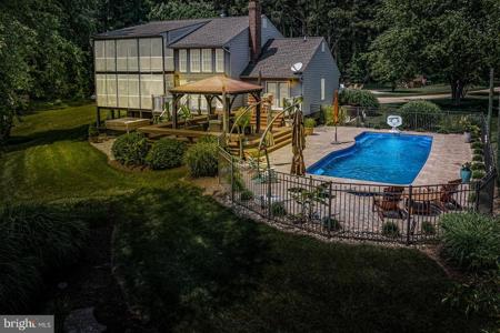 324 BAYBERRY LANE