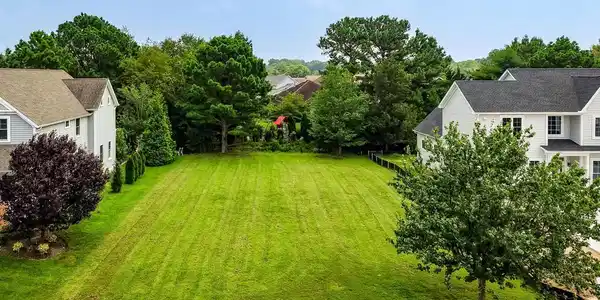 325 CAPTAINS CIRCLE