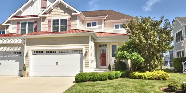 35103 ROEBUCK LANE
