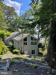 2752 POPLAR LANE