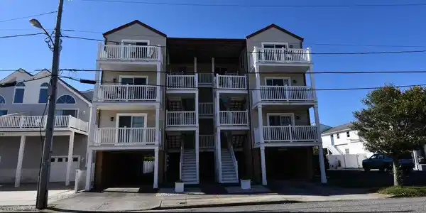 222 42ND STREET