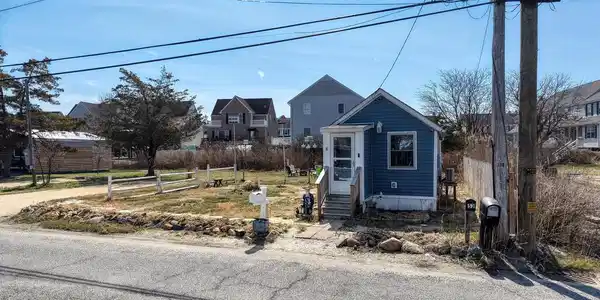 58 HUBBARD AVENUE