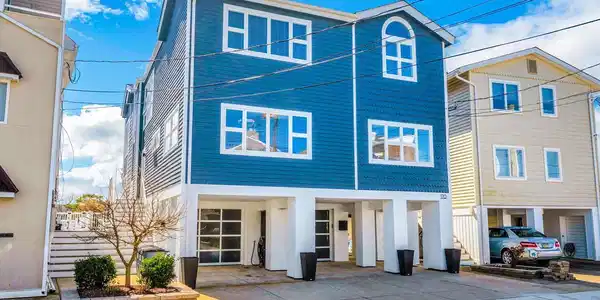 168-170 W 17TH STREET