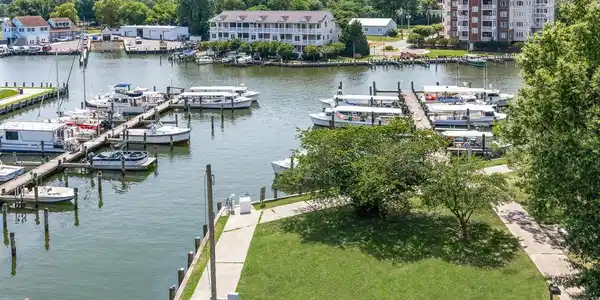 700 CATTAIL COVE