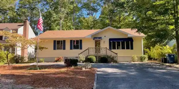 4 BROOKTON LANE