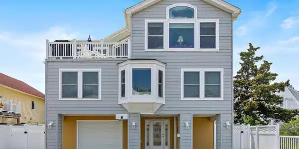 8 W MARYLAND AVENUE