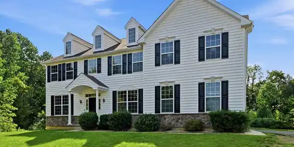 410 JANET COURT