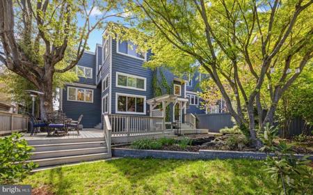 619 SECOND STREET
