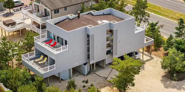 1033 LONG BEACH