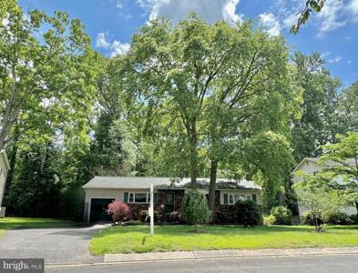 1235 LORENE DRIVE
