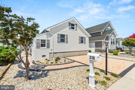 216 BEACHCOMBER LANE