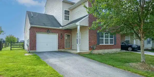 231 CAMERTON LANE