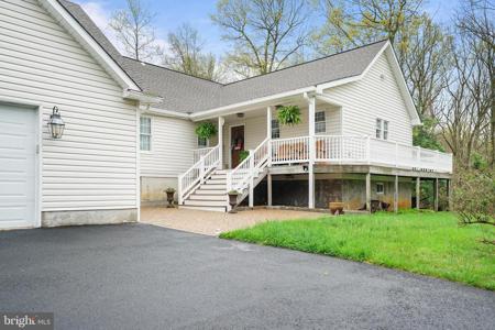 26 LAUREL WAY