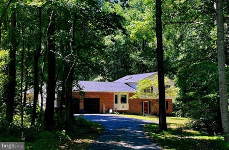 2885 KAREN DRIVE