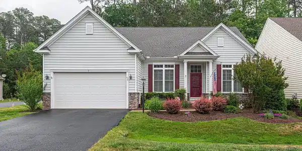 7 LONG POINT COURT