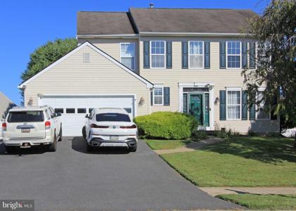 31 CRESTPOINT DRIVE