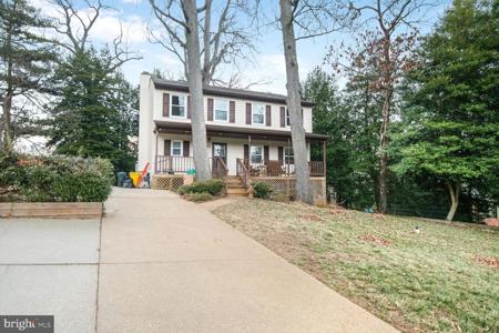 1042 OAK TREE LANE