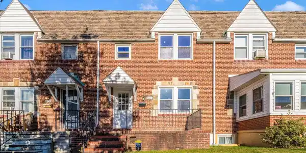 2493 FAIRWAY