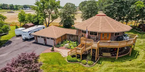 7 SCHAEFFER LANE