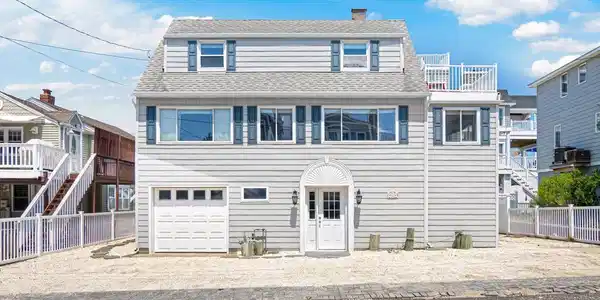 121 E SAND DUNE