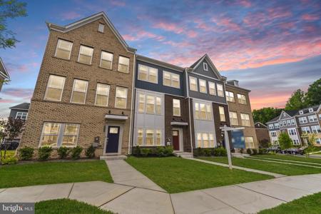 6921 WATERBURY PL