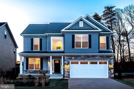 989 ST JOHNS DRIVE
