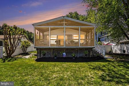 1069 LOCUST DRIVE