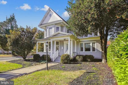 213 OAKLEY STREET