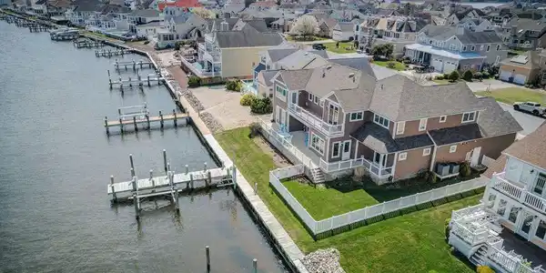 5 LEIGH DRIVE