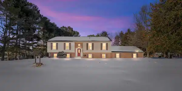 301 WHITE PINE DRIVE