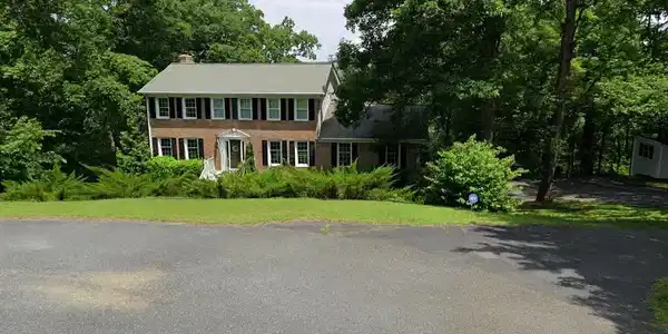 6 SKYVIEW COURT