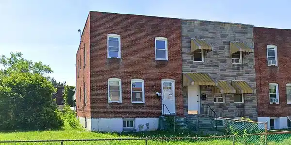 4952 BROOKWOOD