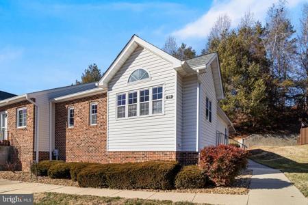 211 WESTLAKE BOULEVARD