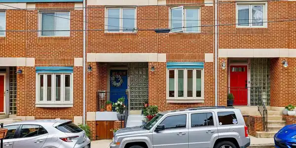222 GRINDALL STREET