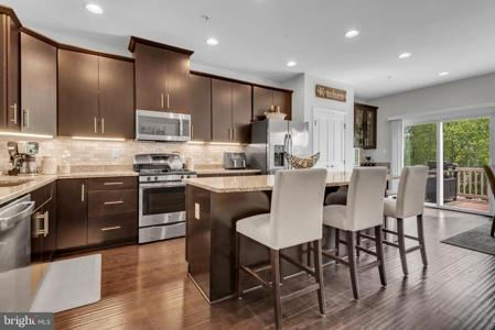 8121 HICKORY HOLLOW DRIVE