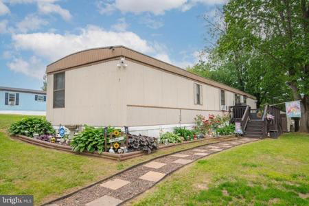 7 HILLCREST