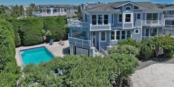 144 LONG BEACH BLVD