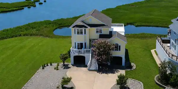 6 SHORE DRIVE