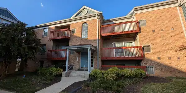 2 CLOVERWOOD COURT